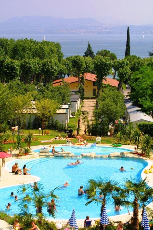 Apartments in Peschiera del Garda 22097 Buitenkant foto